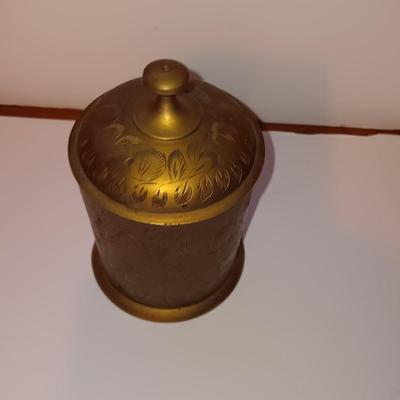 Brass gong and brass World gift Z.Y. India lidded canister