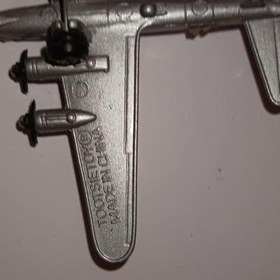 Four vintage Metal toy Airplanes Matchbox - Tootsietoy