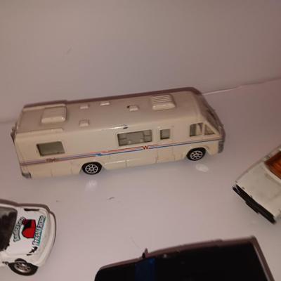 Die cast Matchbox and others - Winnebago - truck.