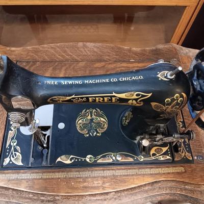 Beautiful complete, Antique The Free Sewing treadle machine Working! With accessories