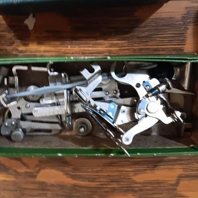 Beautiful complete, Antique The Free Sewing treadle machine Working! With accessories
