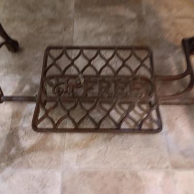 Beautiful complete, Antique The Free Sewing treadle machine Working! With accessories