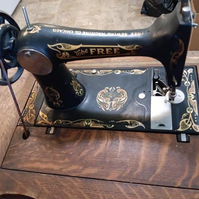 Beautiful complete, Antique The Free Sewing treadle machine Working! With accessories