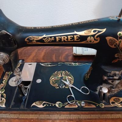 Beautiful complete, Antique The Free Sewing treadle machine Working! With accessories