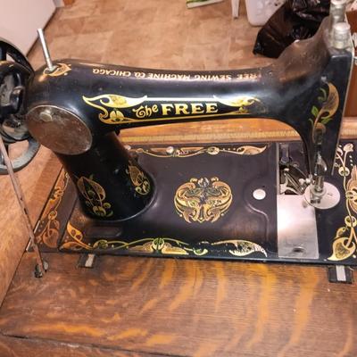 Beautiful complete, Antique The Free Sewing treadle machine Working! With accessories