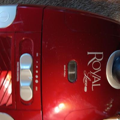 Royal Appliance Canister Vacuum cleaner with attachments and extra bags Works great!