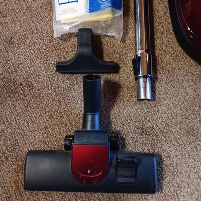 Royal Appliance Canister Vacuum cleaner with attachments and extra bags Works great!