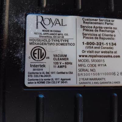 Royal Appliance Canister Vacuum cleaner with attachments and extra bags Works great!