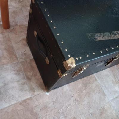 Black footlocker / trunk