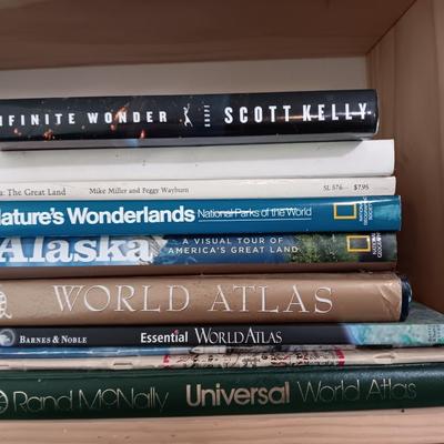 Books on places - Alaska - World Atlas' - Infinite wonder