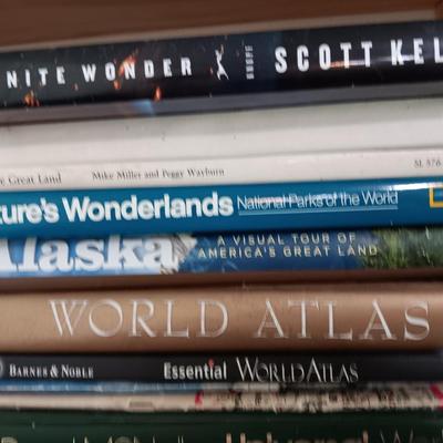 Books on places - Alaska - World Atlas' - Infinite wonder