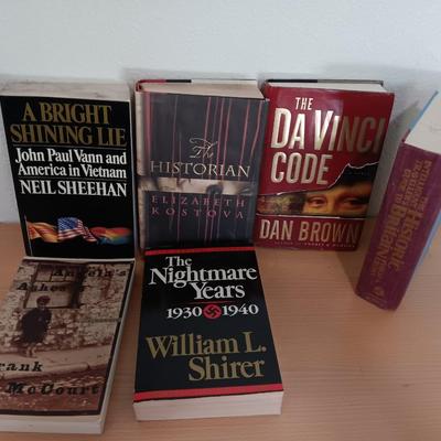 Books The Da Vinci code - The Nightmare years - A bright shining light - History