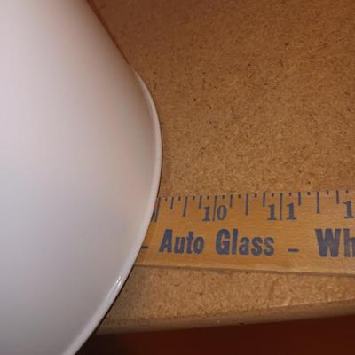 Enamel like beverage dispenser with lid