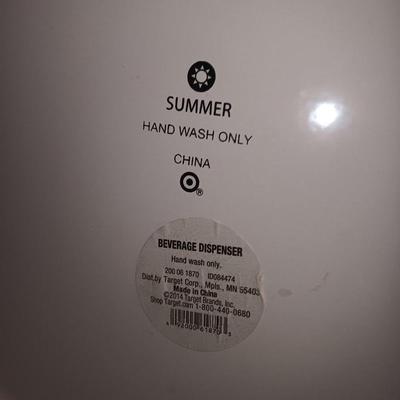 Enamel like beverage dispenser with lid