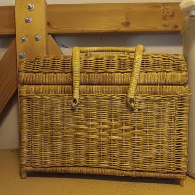 Wicker Picnic basket and drink dispenser