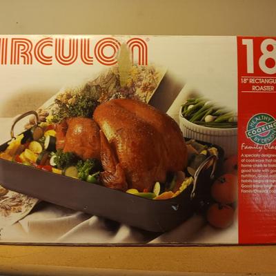 Bran new Circulon 18" rectangular Roaster