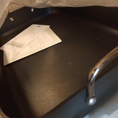 Bran new Circulon 18" rectangular Roaster