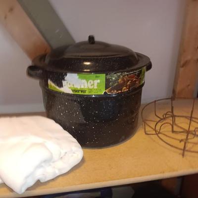 Large Enamel preserver pot with lid and cheese cloth 21 Quart