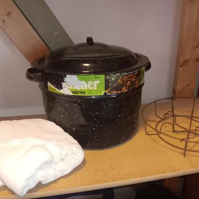 Large Enamel preserver pot with lid and cheese cloth 21 Quart