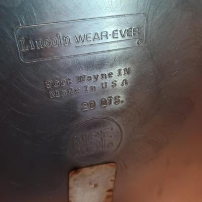 Large Lincoln Wear-ever20 quart Aluminum pot
