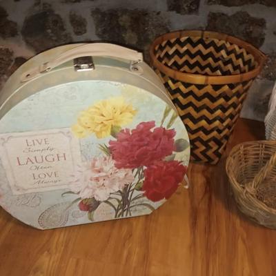 Live Laugh Love hat box with baskets