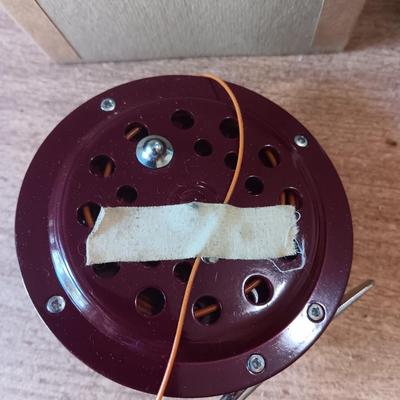 Vintage South Bend 1122 Fly Fishing Reel new in box with paperwork