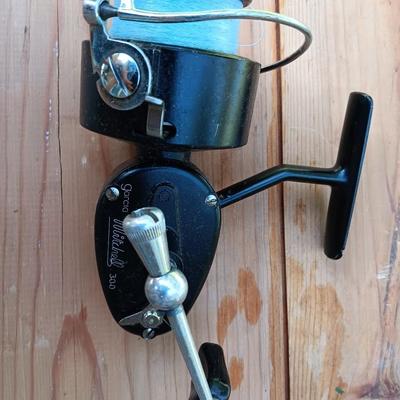 1951/52 Garcia 300 C Spinning/Fishing Reel Nice reel in working condition