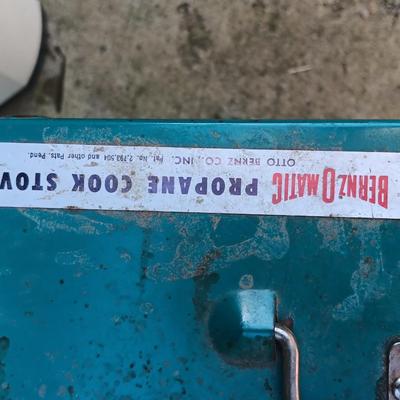 Vintage benzo-Matic propane camp cook stove with lantern