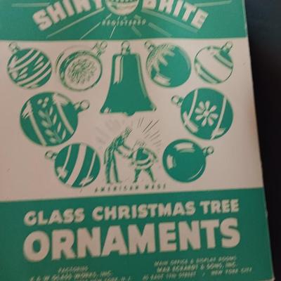 Shiny Brite Christmas ornament glass bulbs in Collectible box Vintage Christmas