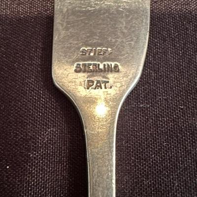 Stieff 33 Piece Sterling Silverware (LR-KL)