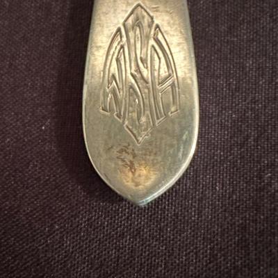 Stieff 33 Piece Sterling Silverware (LR-KL)