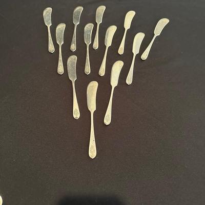 Stieff 33 Piece Sterling Silverware (LR-KL)