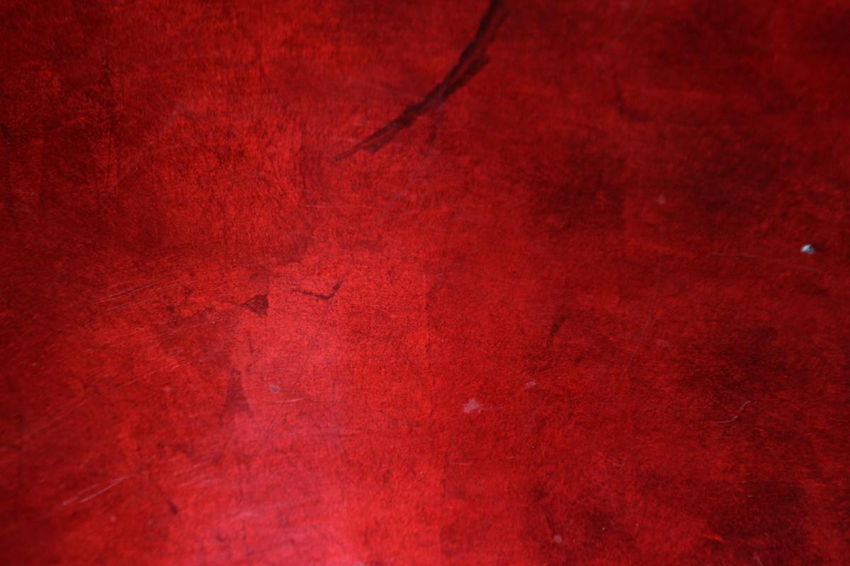 Large Round Reflective Red Display Dish