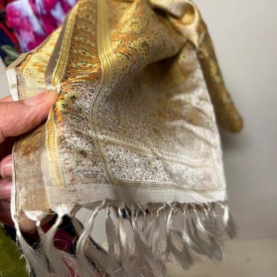 US Sherpa, Pure Silk & More Scarves Plus Belts (PC2-RG)