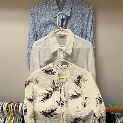 Chicoâ€™s, Lands End, Liz Claiborne & More Size Medium Tops (PC2-RG)