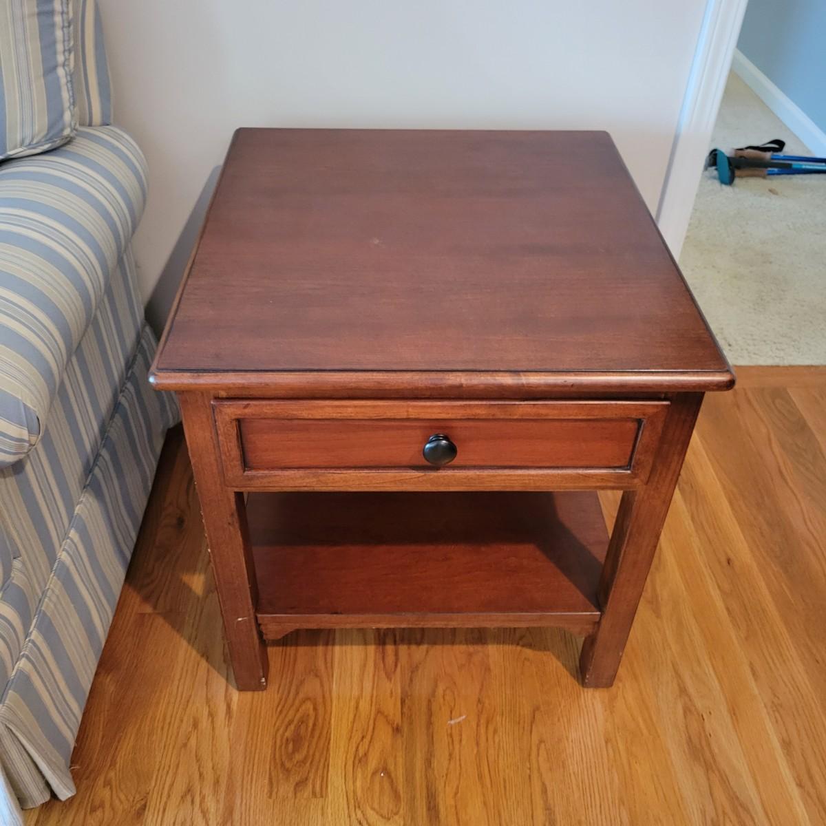 Drexel Side Table (LRDW)