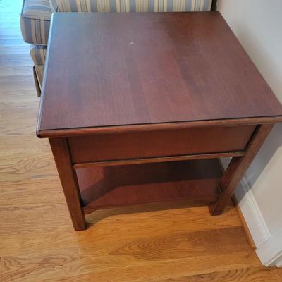 Drexel Side Table (LR-DW)