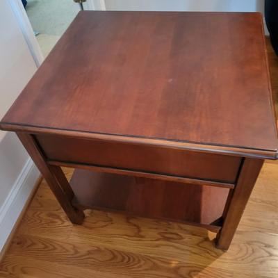 Drexel Side Table (LR-DW)