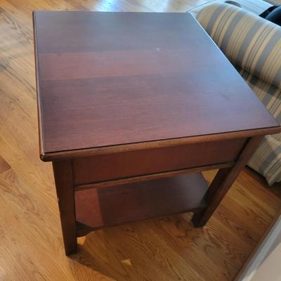 Drexel Side Table (LR-DW)