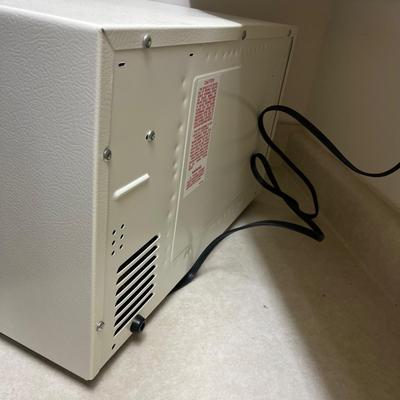 Kenmore Mini Refrigerator & Magic Chef Microwave (S-MG)