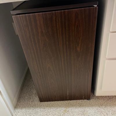 Kenmore Mini Refrigerator & Magic Chef Microwave (S-MG)