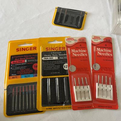 Singer Sewing Machine & Accessories (B1-MG)