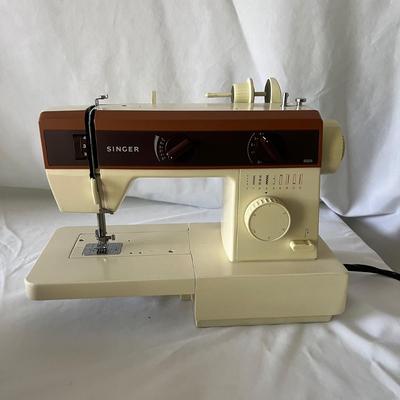 Singer Sewing Machine & Accessories (B1-MG)