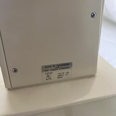 Singer Sewing Machine & Accessories (B1-MG)