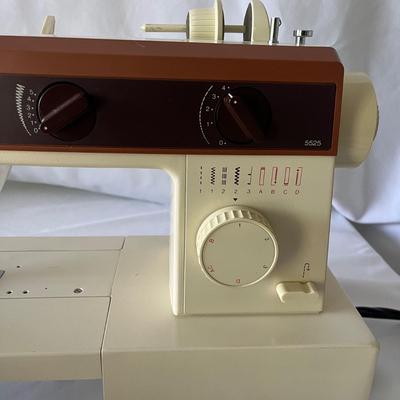 Singer Sewing Machine & Accessories (B1-MG)