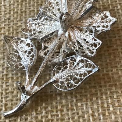 Vintage Silver Intricate Detailed Filigree Floral Flower Brooch Pin