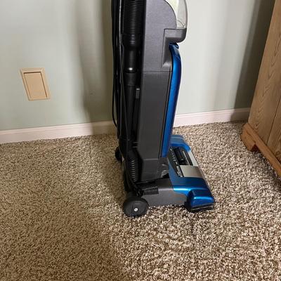 Hoover Upright Vacuum With Hepa Filtration (B1-MG)