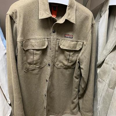 Filson, Patagonia & More Menâ€™s Outerwear Plus Sweaters Size L (PC1-RG)