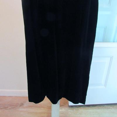 Lot 56:  Vintage 1940-50s Black Velvet Dress With Black Lace