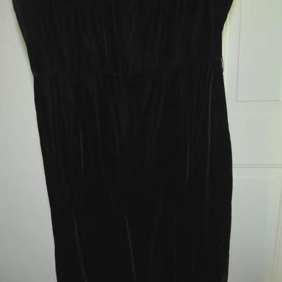 Lot 56:  Vintage 1940-50s Black Velvet Dress With Black Lace